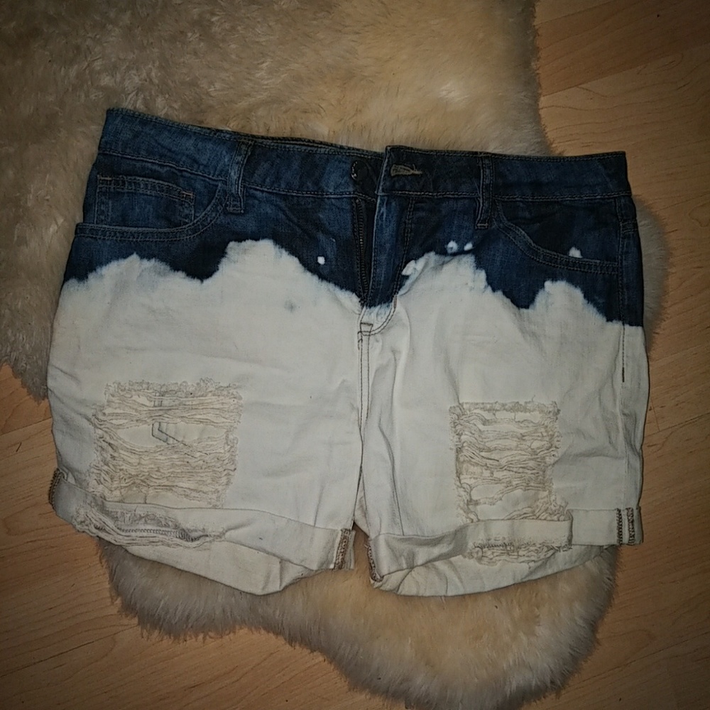 NWOT bebe jean Shorts Ripped Distressed Cloud plus